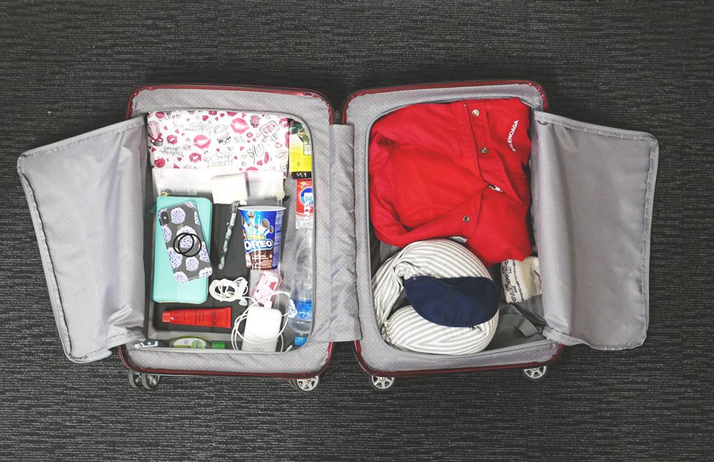 flatlay-travel-pack