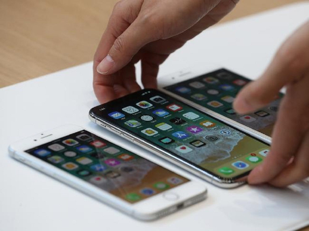 Cập nhật tình hình mua iPhone X tại Singapore: Apple bắt đầu phát số thứ  tự, hàng nghìn người ùn ùn kéo đến xếp hàng