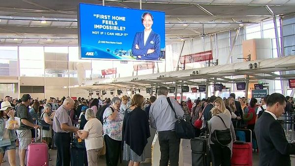 Sân bay Sydney, Melbourne, Brisbane bị hoãn nhiều chuyến bay do lỗi điều khiển