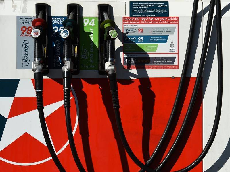 Petrol prices fall over Xmas