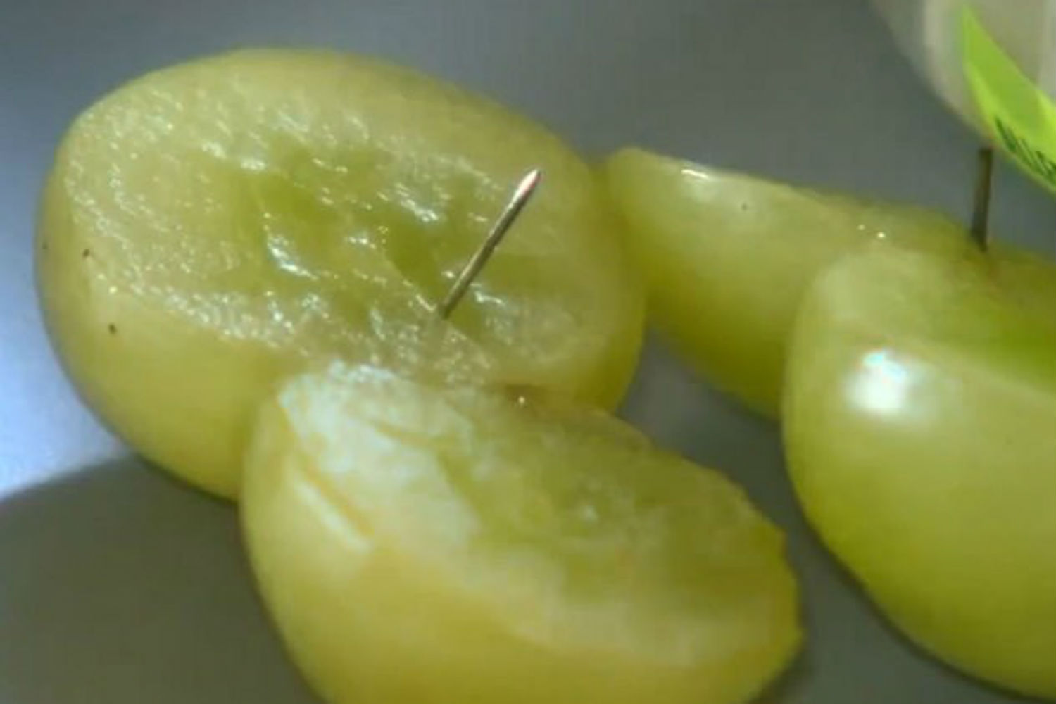 needle found in seedless grapes