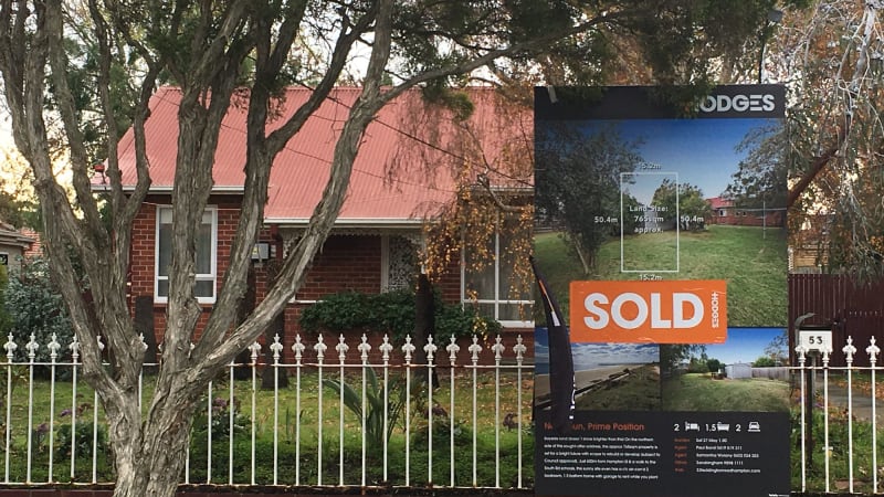 Sydney houses expected to dip below $1m