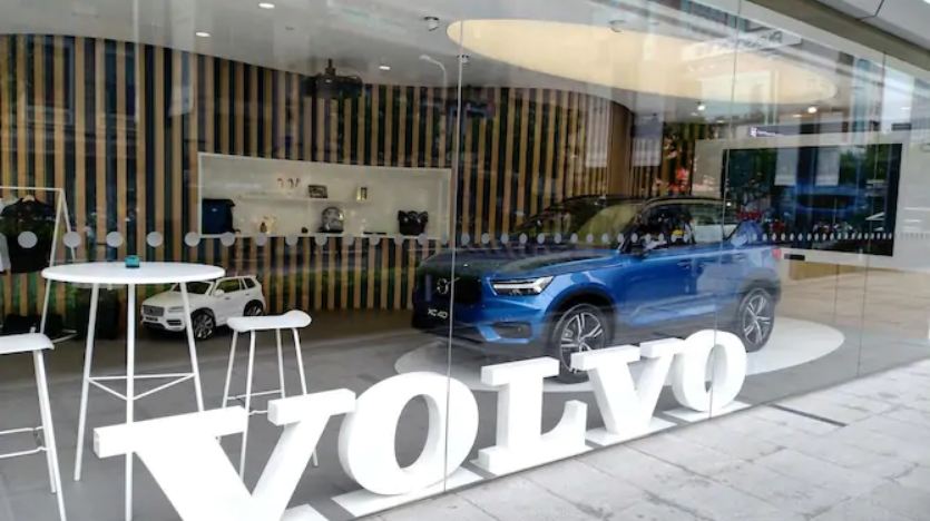 Volvo recalls one million cars over fire risk