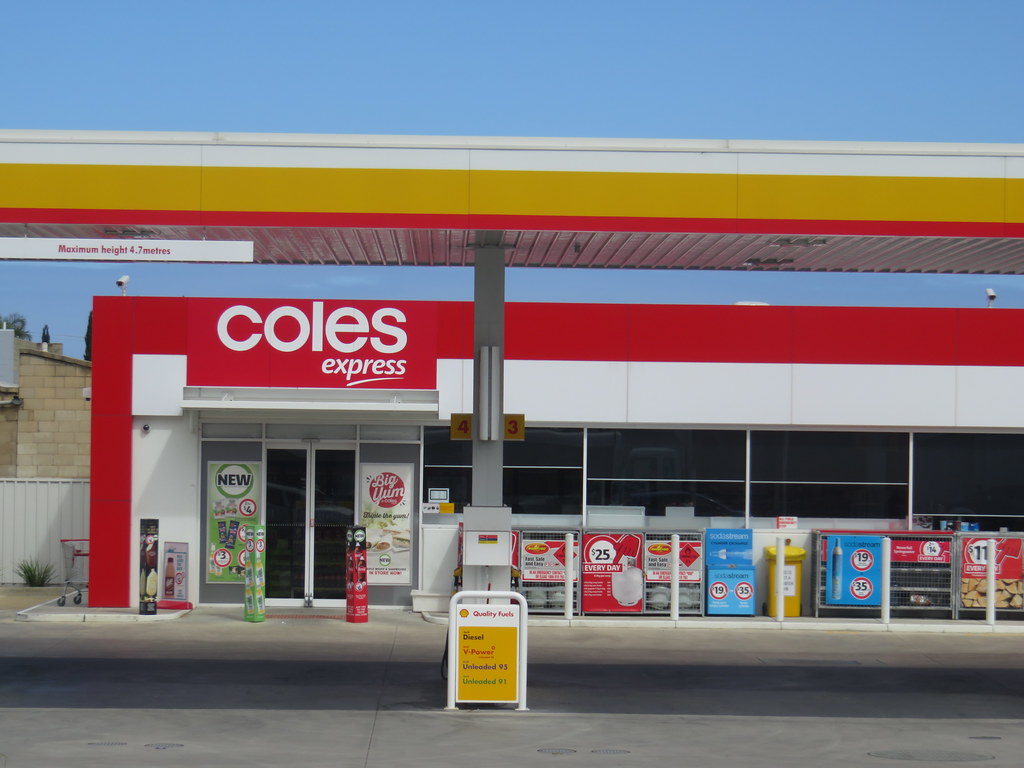 Cửa hàng Coles Express ở Victoria mở cửa trong suốt thời gian nghỉ lễ (Ảnh: Ryan Smith)