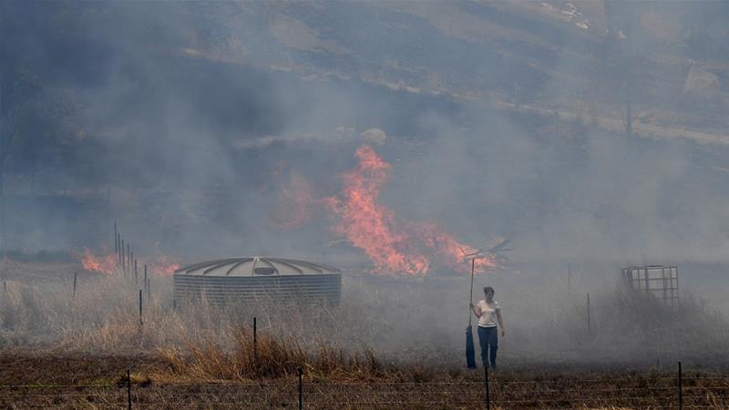 Các đám cháy vẫn hoành hành gây ra nhiều thiệt hại về người và tài sản (Ảnh: Dean Lewins/AAP)