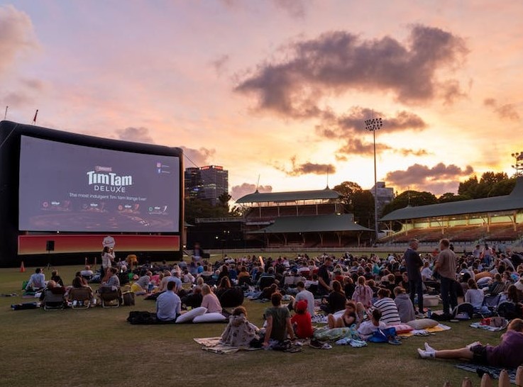 Trải nghiệm xem phim ngoài trời cực “chill” tại Sunset Cinema North Sydney